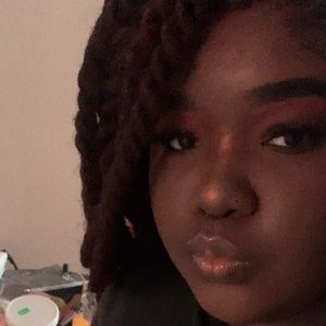 Meet your Posher, Krystal